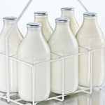 Το γάλα με χαμηλά λιπαρά δεν βοηθάει τα μικρά παιδιά να ελέγξουν το βάρος τους