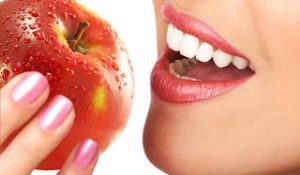 Διατροφή για όμορφα και λευκά δόντια