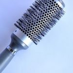 Προσοχή στο βούρτσισμα των μαλλιών…Μην το παρακάνουμε! Γιατί;