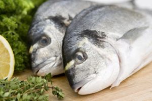 Ανακαλύψτε ποιες βιταμίνες χάνετε αν δεν τρώτε ψάρι