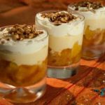 Εύκολο trifle με κρέμα λεμόνι, ξηρούς καρπούς και σοκολάτα