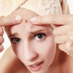 Πως να συρρικνώσετε ένα σπυράκι σε λίγα λεπτά!