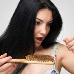 Γιατί πέφτουν τα μαλλιά μας; Τι να κάνουμε για να το αποφύγουμε!