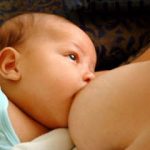 Ο θηλασμός ανεβάζει την κοινωνικότητα των παιδιών στη μετέπειτα ζωή τους