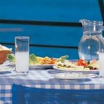 Ποιοι κινδυνεύουν από τα καλοκαιρινά ουζάκια στην παραλία