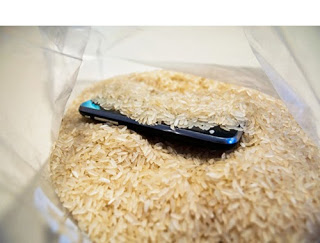 Στεγνώστε το βρεγμένο iPhone με ρύζι!