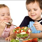 Έξυπνα tips για να εντάξετε τα φρούτα στη διατροφή του παιδιού σας