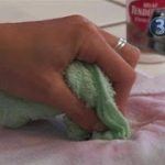 Πως να αφαιρέσετε το βερνίκι νυχιών από τα ρούχα