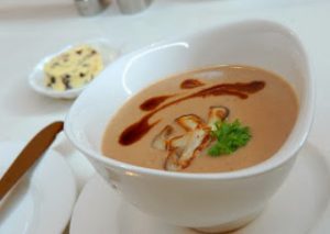 Η τέλεια βελουτέ σούπα για δίαιτα με πατάτα, πράσο και γαλοπούλα