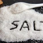 Δείτε πώς το αλάτι μπορεί να χαλάσει τη δίαιτά σας