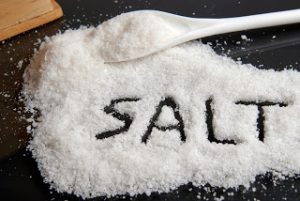 Δείτε πώς το αλάτι μπορεί να χαλάσει τη δίαιτά σας