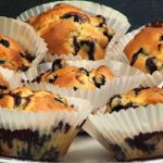 Εύκολα σπιτικά  muffins με υγρή σοκολάτα γάλακτος στο κέντρο