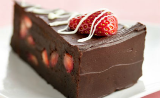 Γρήγορο και εντυπωσιακό γλυκό με σοκολάτα και φράουλα