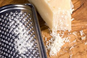 Πως να τρίψετε εύκολα το τυρί!