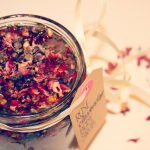 Απολέπιση σώματος με τριαντάφυλλο και coconut oil!
