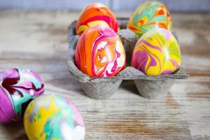 Πως να βάψετε τα πασχαλινά αυγά σας με… βερνίκι νυχιών!