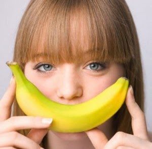 Πως να δώσετε λάμψη στα μαλλιά σας με μια μπανάνα!
