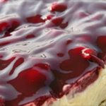 Σπιτικό Cheesecake βύσσινο με τσουρέκι