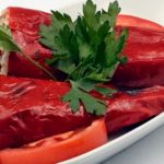 Πιπεριές Φλωρίνης γεμιστές με πλιγούρι, ντομάτα και δυόσμο