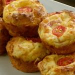 Αλμυρά muffins με κιμά γαλοπούλας και μουστάρδα Dijon