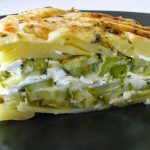 Εντυπωσιακή πίτα λαχανικών με τυρί και γιαούρτι χωρίς φύλλο