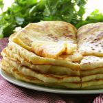 Μιλφέιγ με ελληνικές πίτες, ντομάτα, Μινέρβα Benecol Λευκό και δυόσμο