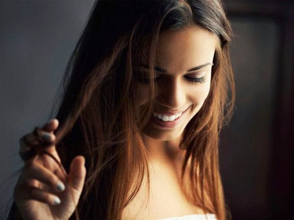 Δέκα κακές συνήθειες που κάνουν τα μαλλιά πιο λεπτά!