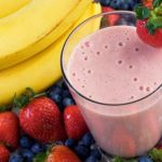 Smoothie μπανάνα, ρόδι, γιαούρτι, μέλι