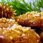 Ατομικά  trifle με βάση από μελομακάρονα