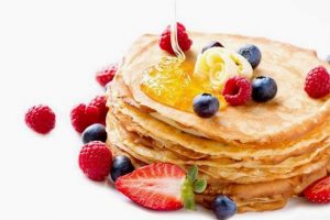 Pancakes με νιφάδες βρώμης, ταχίνι και φρούτα