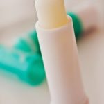 Ένα μοναδικό lip balm που μπορείτε να το φτιάξετε μόνες σας!