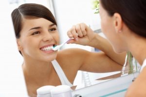 Καθαρίστε την οδοντόβουρτσα σας στον φούρνο μικροκυμάτων