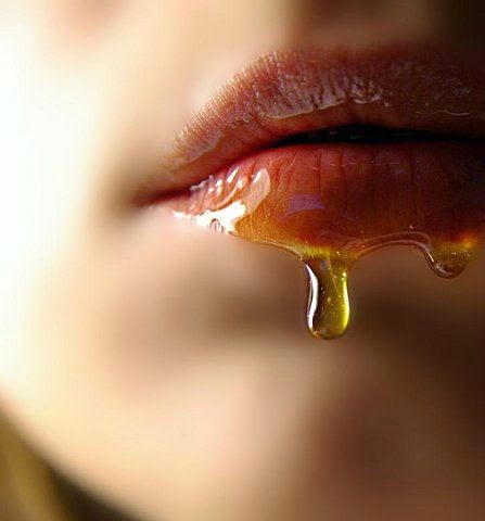 Μέλι και βαζελίνη για χείλη λαμπερά και απαλά!