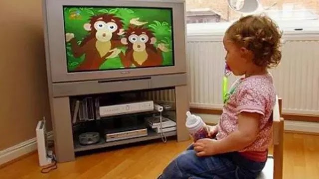 Νέα δεδομένα για τις αρνητικές επιδράσεις της τηλεθέασης στα παιδιά