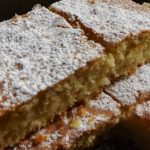 Εύκολη σπιτική αμυγδαλόπιτα