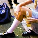 Μάθετε πώς να μιλήσετε στους εφήβους για το αλκοόλ