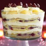 Πανεύκολο trifle με πασχαλινά κουλουράκια που περίσσεψαν
