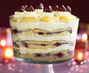 Πανεύκολο trifle με πασχαλινά κουλουράκια που περίσσεψαν