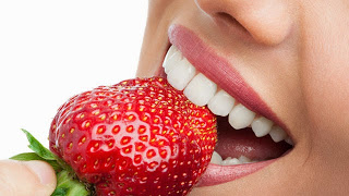 Φράουλα, για πιο λευκά δόντια!