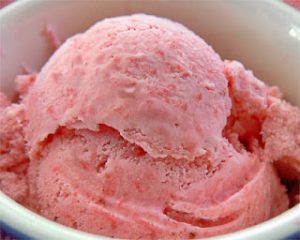 Σπιτικό frozen yogurt φράουλα