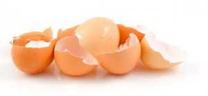 Πως να καθαρίσετε την κατσαρόλα σας, με τα τσόφλια των αυγών!