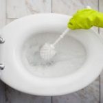 Φτιάξτε το δικό σας απολυμαντικό για το μπάνιο!