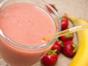 Ενεργειακό smoothie με καρπούζι, πορτοκάλι και παγωμένο γάλα