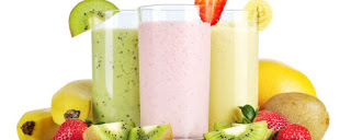 Υγιεινό smoothie με μπανάνα, αβοκάντο, γκρέιπφρουτ και τζίντζερ