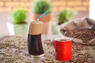 Ανακαλύψτε πώς ο στιγμιαίος καφές και τα σωστά γεύματα θα σας βοηθήσουν να τελειώσετε τη χρονιά με πολλή ενέργεια