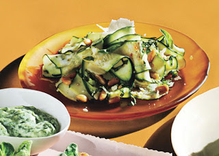 Σαλάτα με βραστά λαχανικά και σως γιαουρτιού