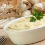 Παραδοσιακή σκορδαλιά για τη νηστεία