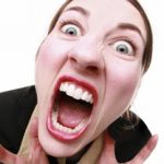 Το άγχος της κρίσης «βαράει» στο κεφάλι τους Έλληνες
