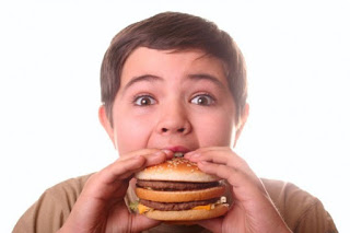Το λίπος που τρώνε οι γονείς επηρεάζει την υγεία των παιδιών