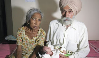 Ινδή έγινε μητέρα στα 70 της